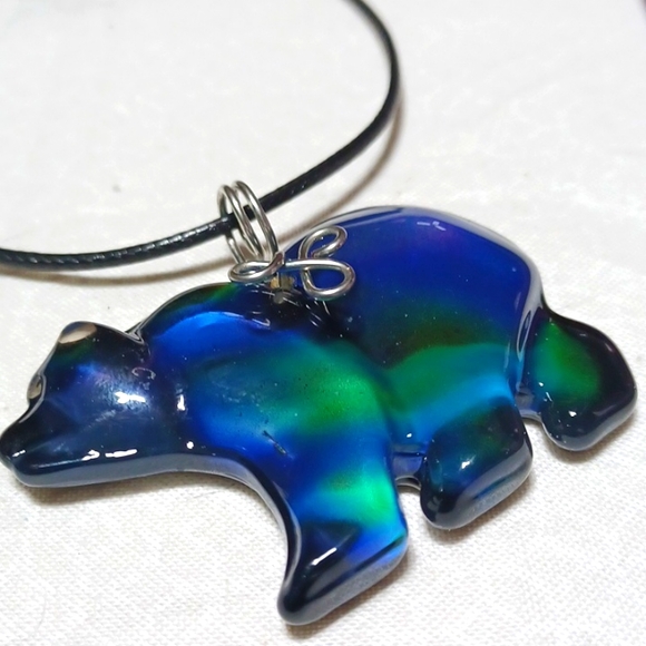 Mood bear polar pendant handmade color changing temperature sensitive rainbow - Picture 2 of 5